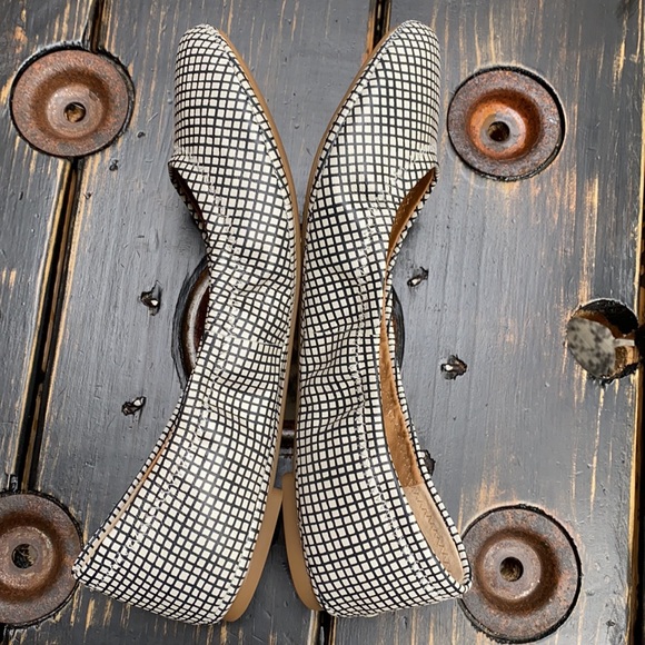 NWOB- Lucky Brand Emmie Ballet Flats - Picture 5 of 8